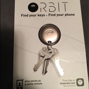 NWB Orbit Bluetooth rose gold key / phone tracker